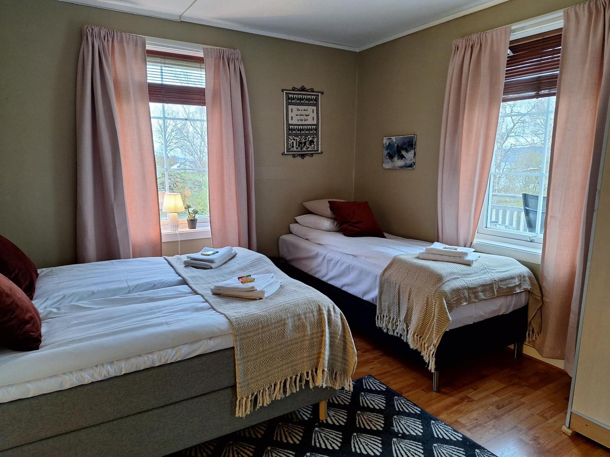 Privat Leilighet Pa Gard Med Badstue Og Nordlys Narvik Extérieur photo
