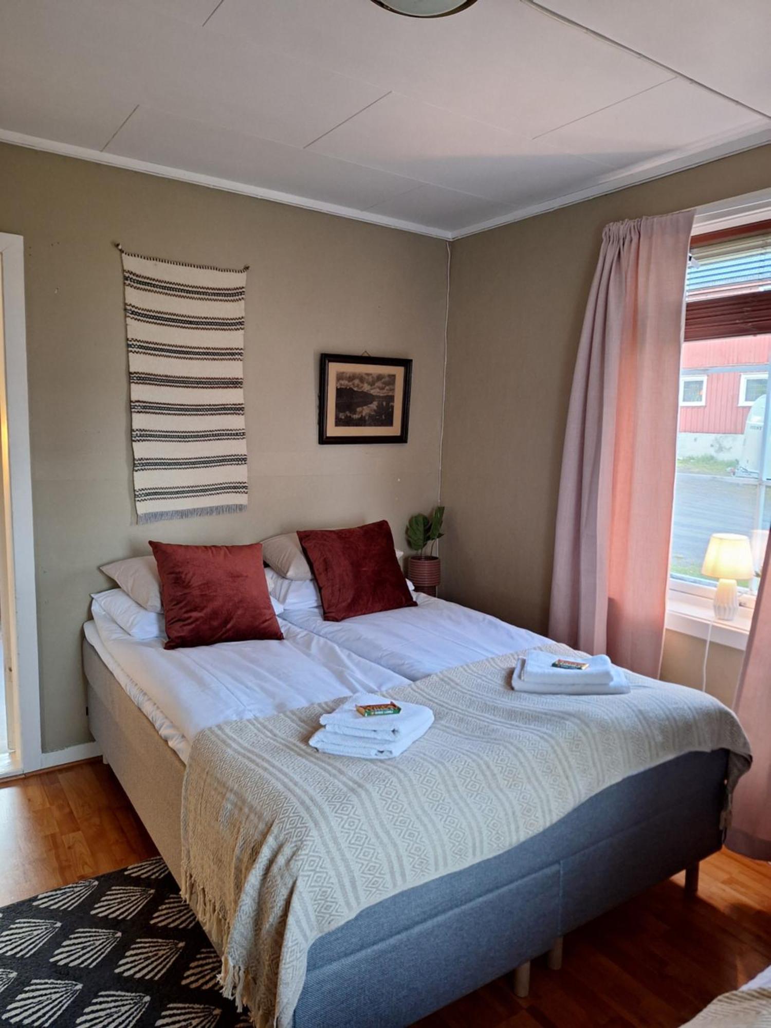 Privat Leilighet Pa Gard Med Badstue Og Nordlys Narvik Extérieur photo
